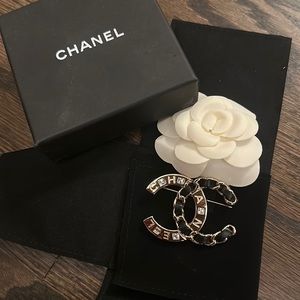 CHANEL brooch